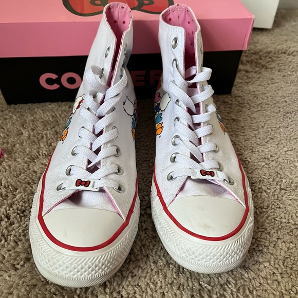 SOLD 🚫Hello Kitty x Converse W9 - Picture 2 of 7